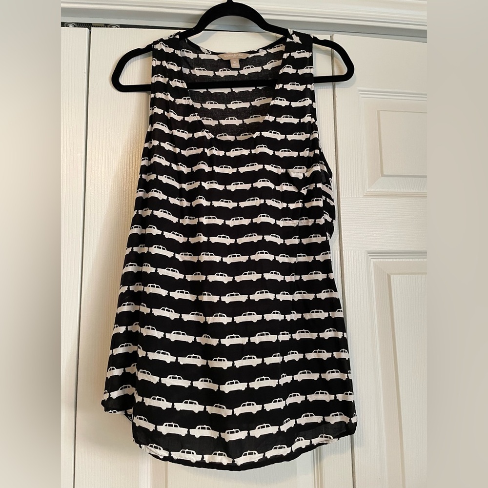 Banana Republic black and white taxi cab print blouse